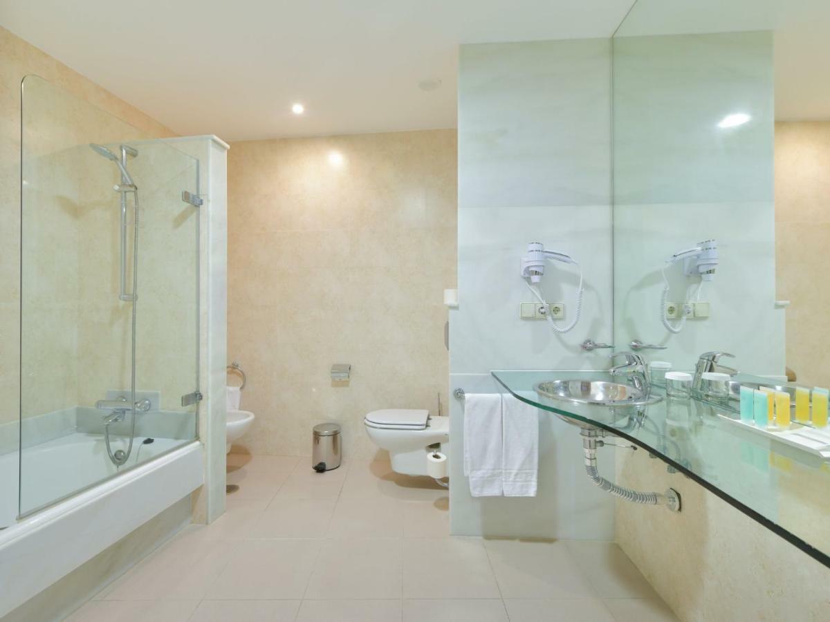 Hotel Costa Conil By Fuerte Group Conil De La Frontera Luaran gambar